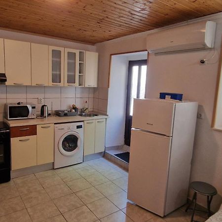 Studio Apartman Kastel Kambelovac Каштела Экстерьер фото