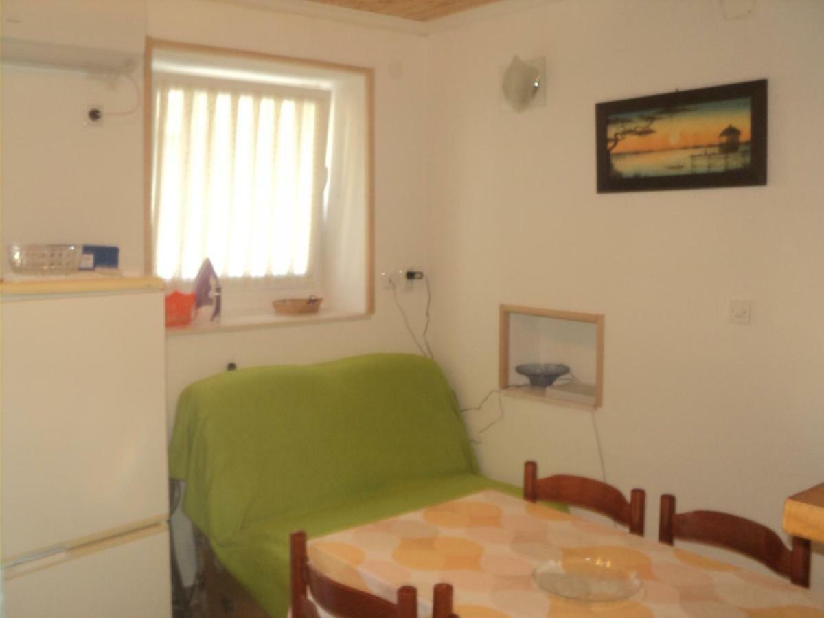 Studio Apartman Kastel Kambelovac Каштела Экстерьер фото