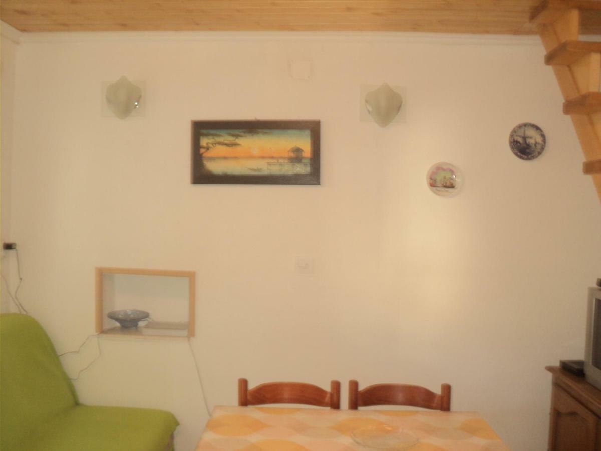 Studio Apartman Kastel Kambelovac Каштела Экстерьер фото